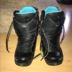 Rome women’s snowboard boots